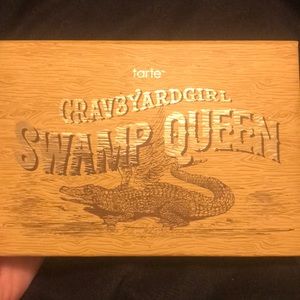 Swamp Queen by Grav3YardGirl